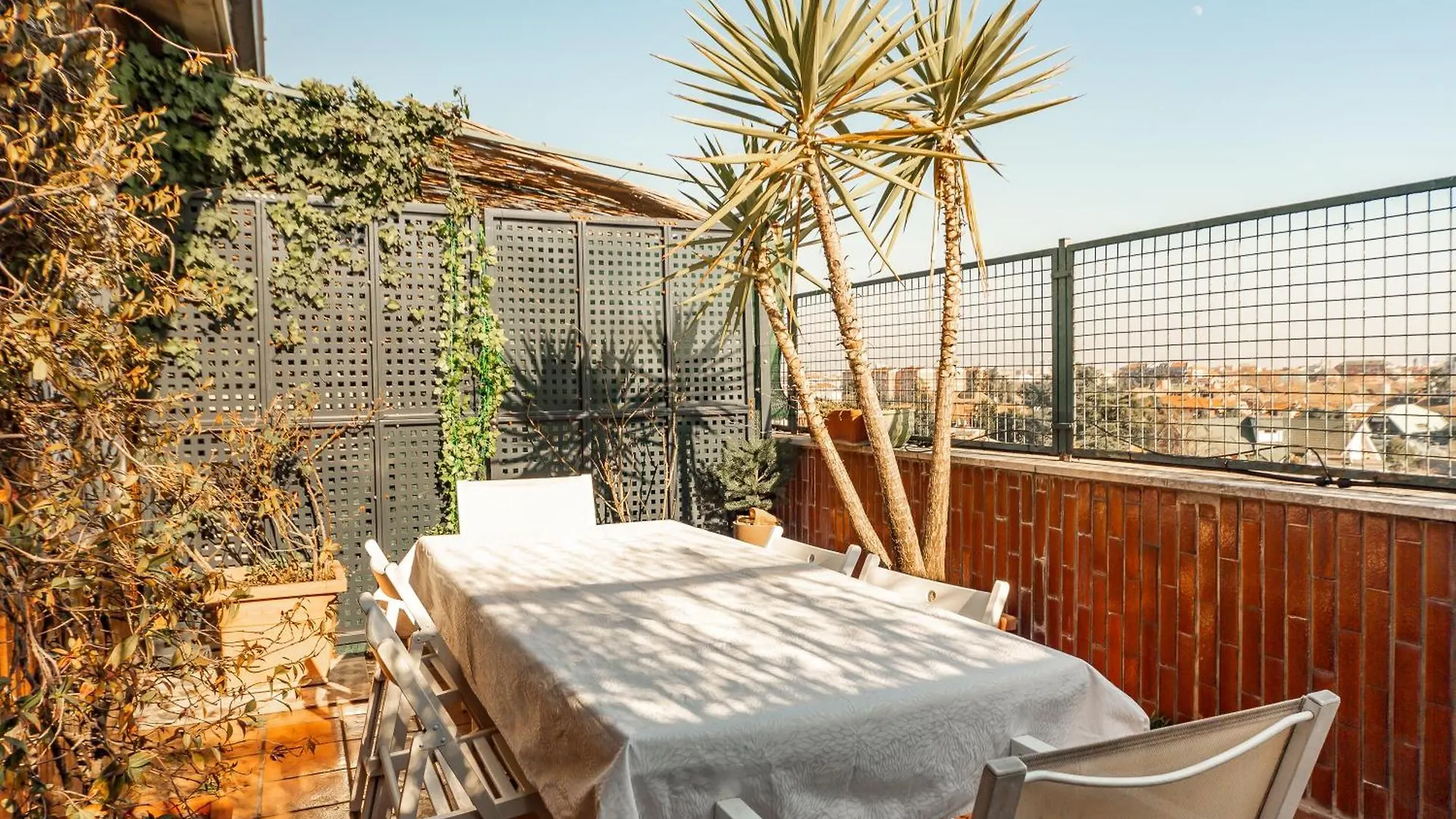 Skyline Rooftop Milano -- New Collection 0*, Mailand